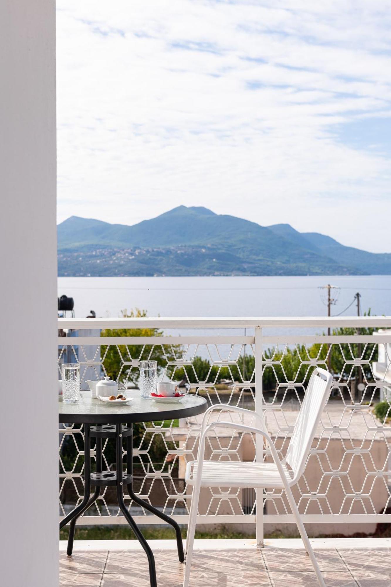 Ferienwohnung Zoe Seaside Loutra Edipsou  Exterior foto